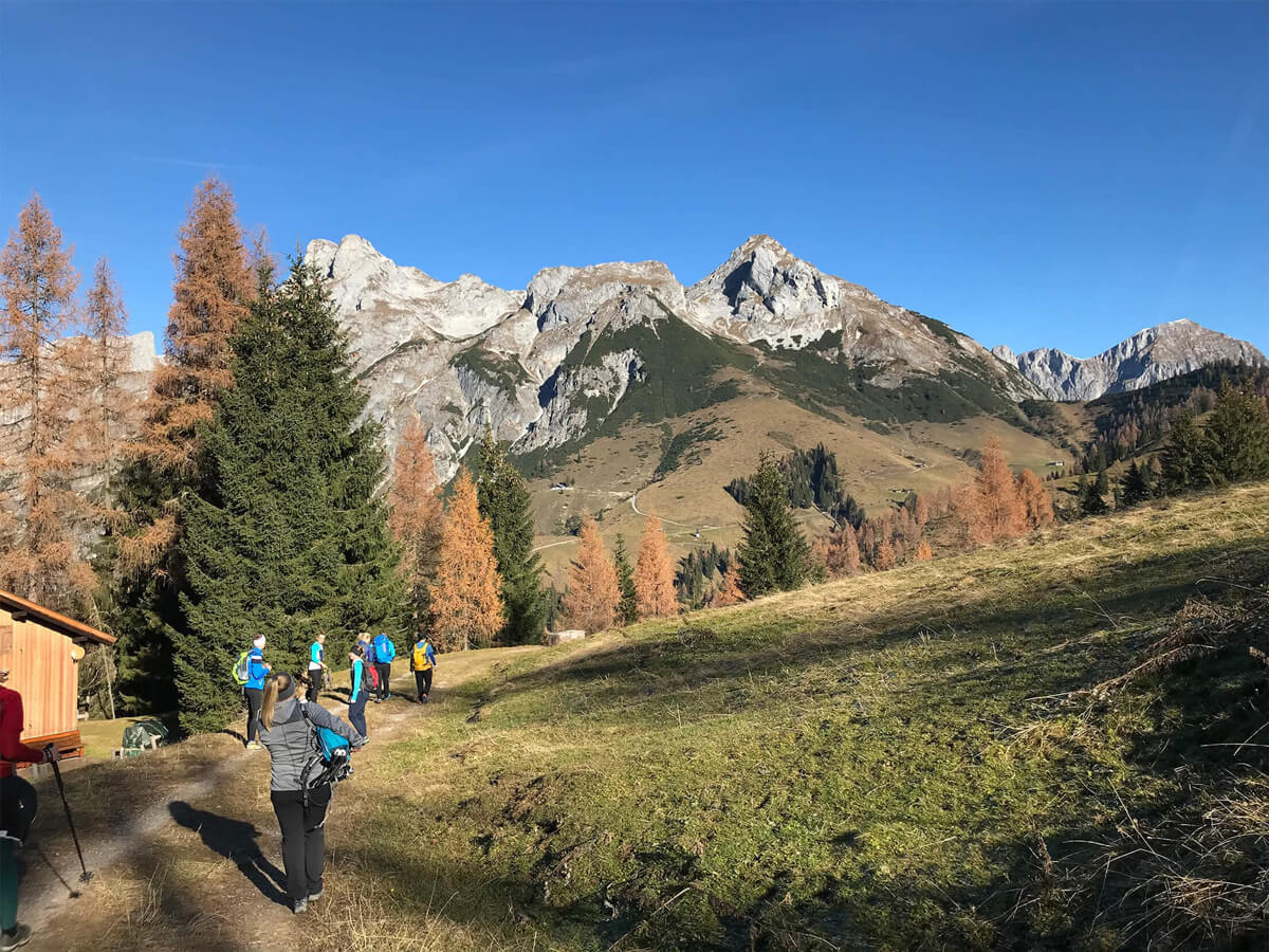 unterduermoos-wandern-dachstein-alpen-wandergruppe-berge